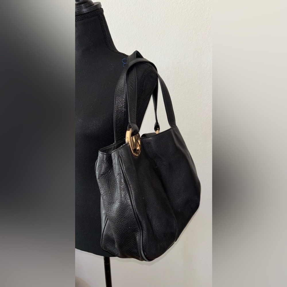 Michael Kors Fulton EastWest Black Soft Pebbled Leather Lg Gold MK Medallion Bag - Picture 3 of 12